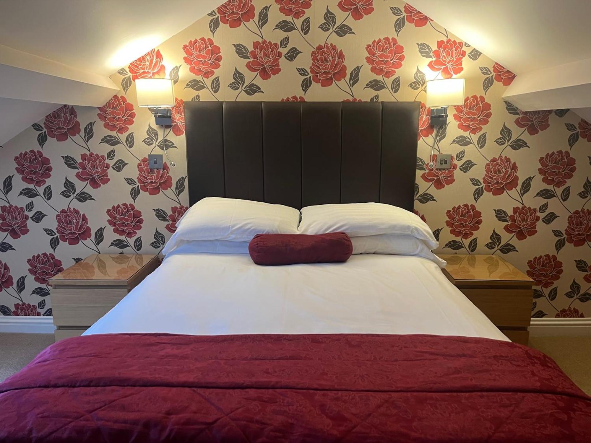 The Lion Hotel Blaenavon Dış mekan fotoğraf